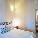 Apolis Deluxe Villa